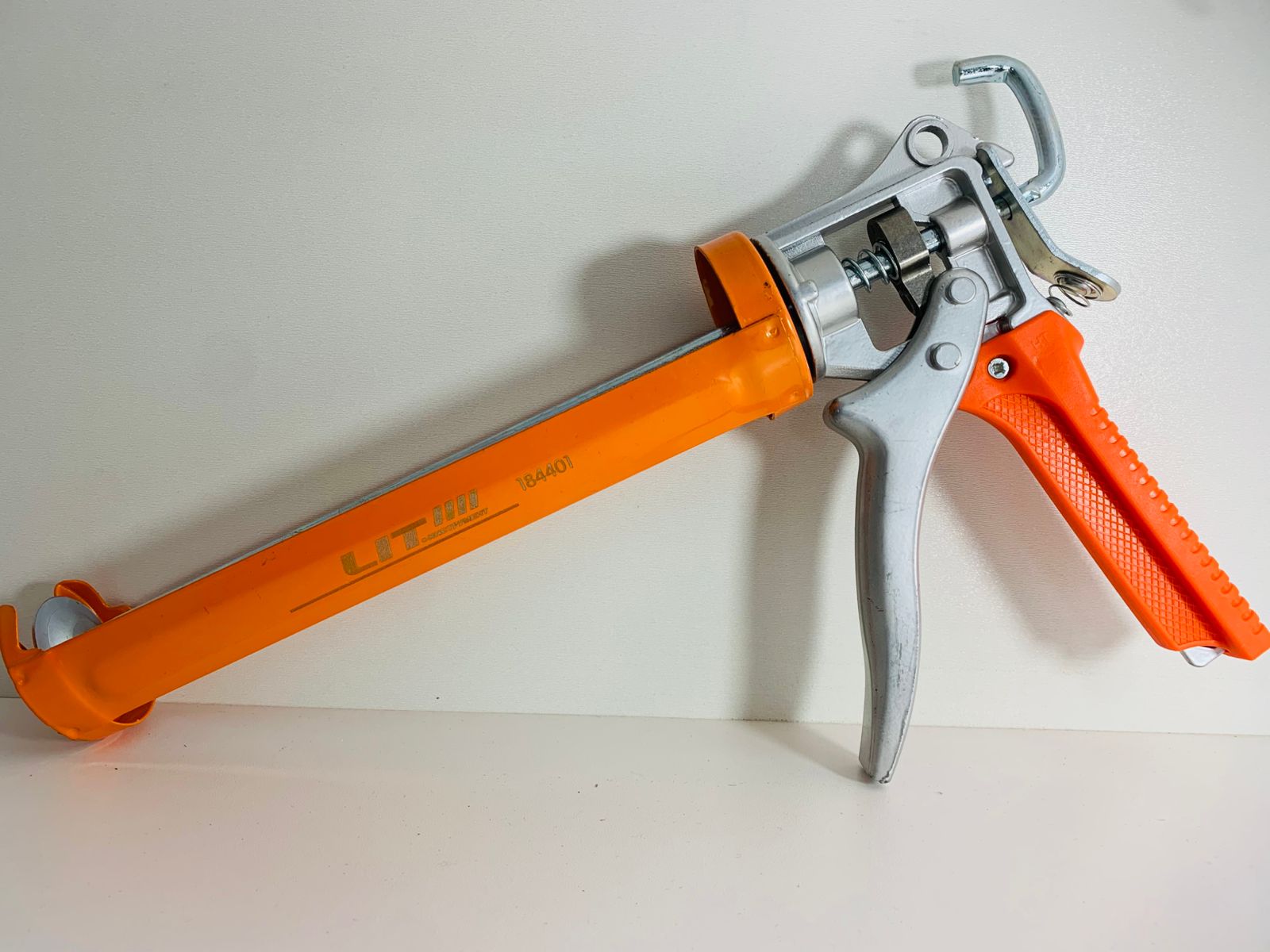 Пистолет для герметика LIT-184401 Оранжевый 1х30   |*