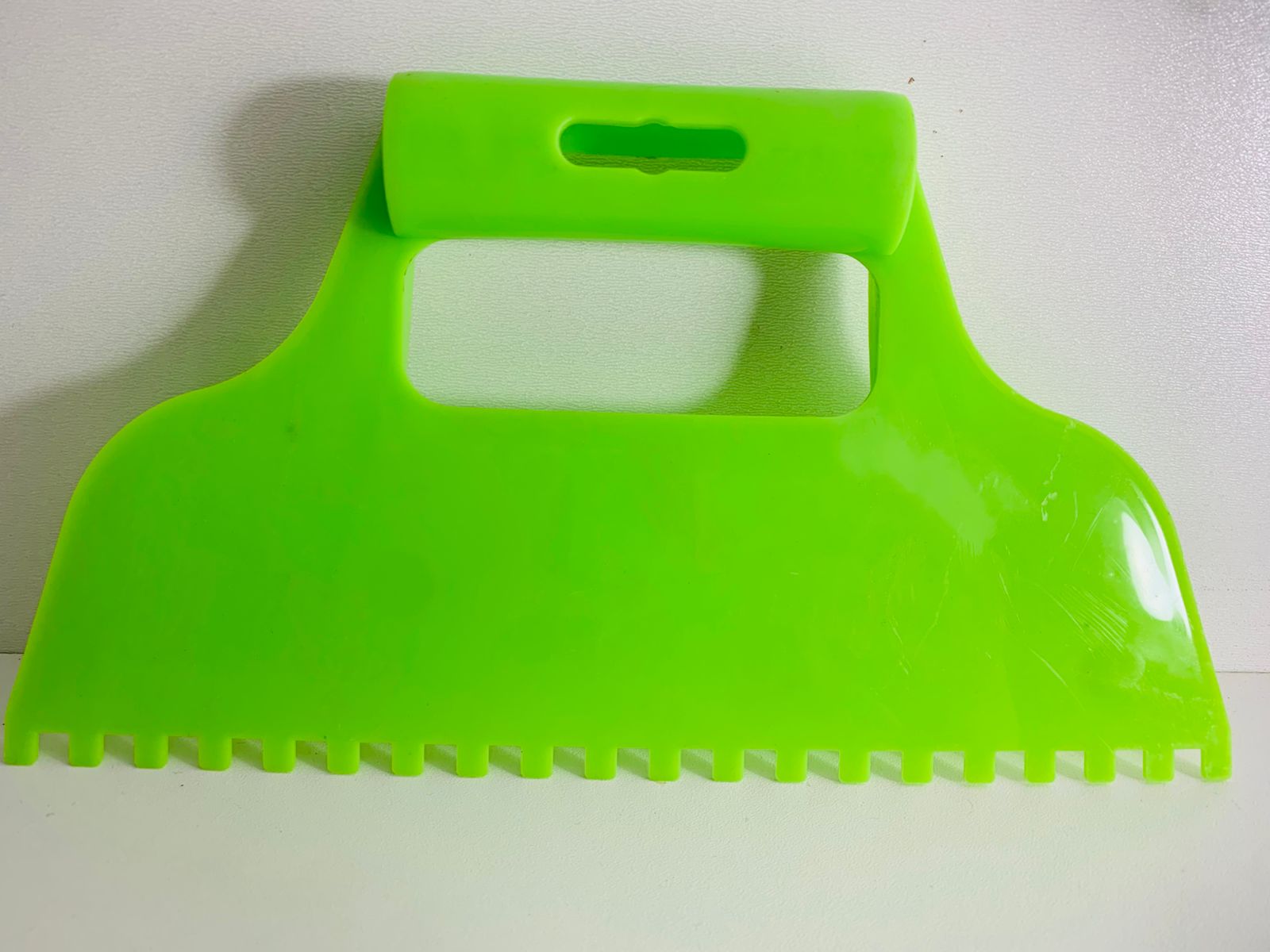 Шпатель пластиковый LIT Зубчатый 230мм (1x200) |*