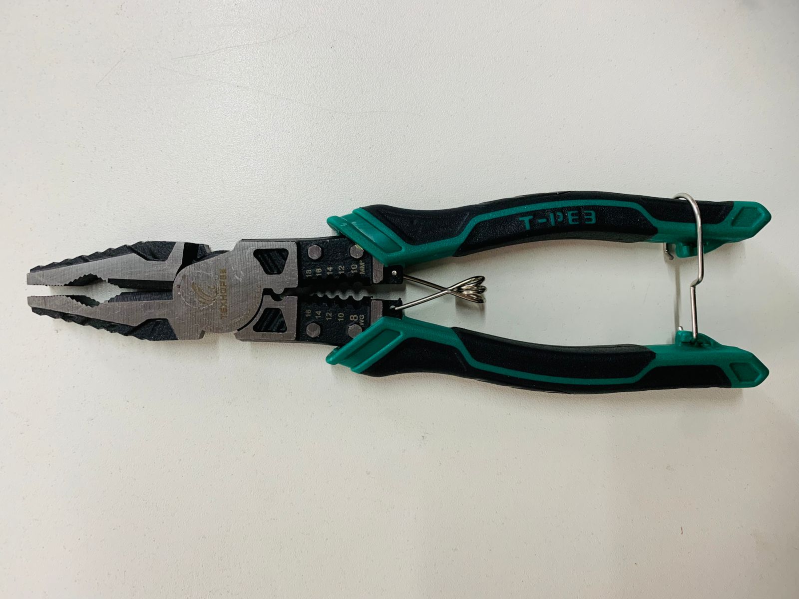 Плоскогубцы Электрика универсальные 1х6 (1х60)    /*