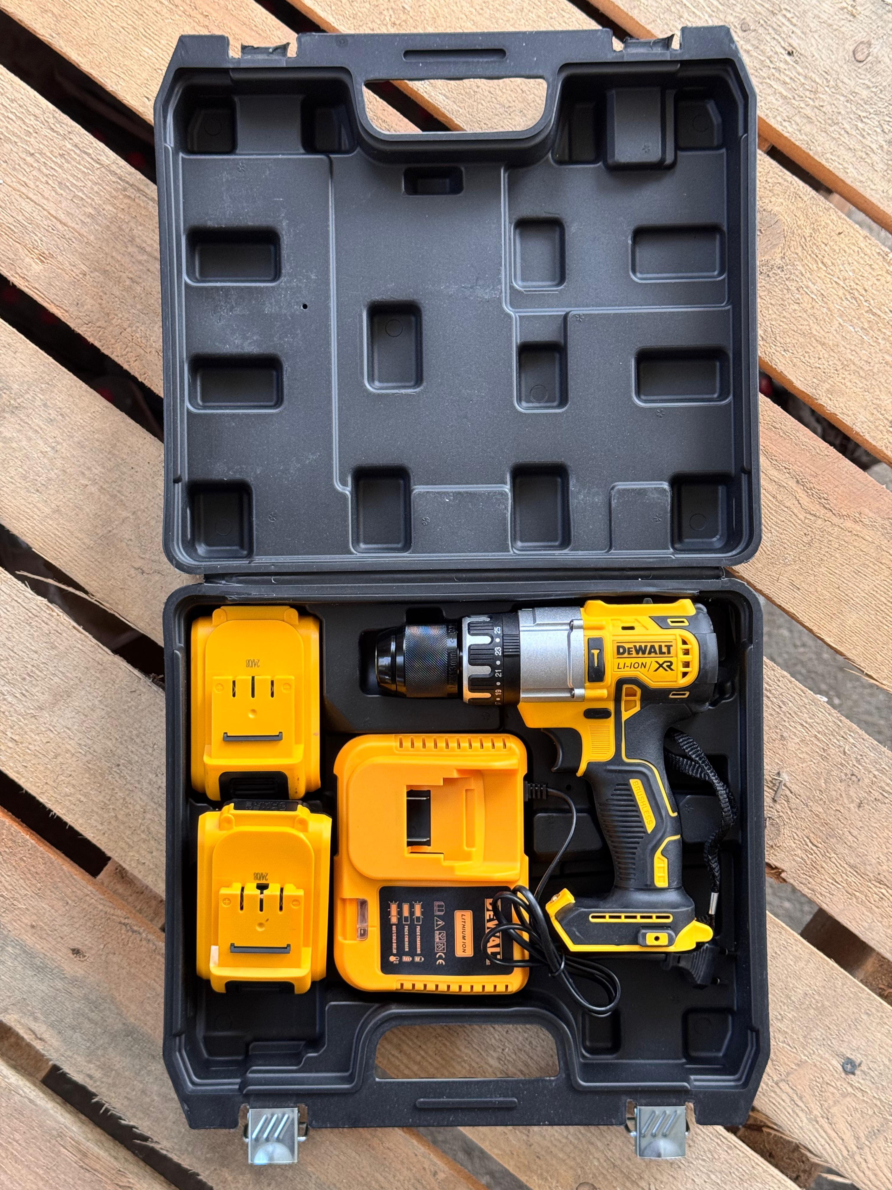 Шуруповерт DeWalt 13mm 1х5  |*